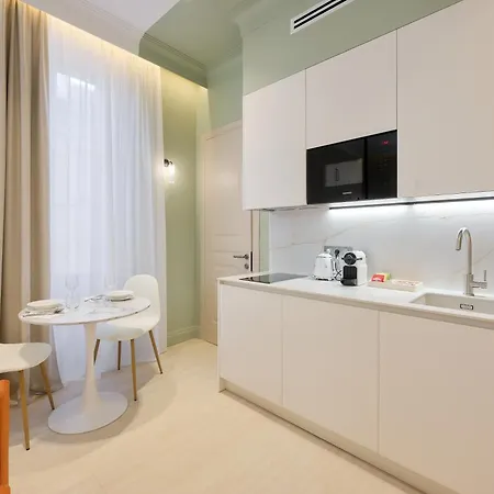 9 Alberti Centre Nicea