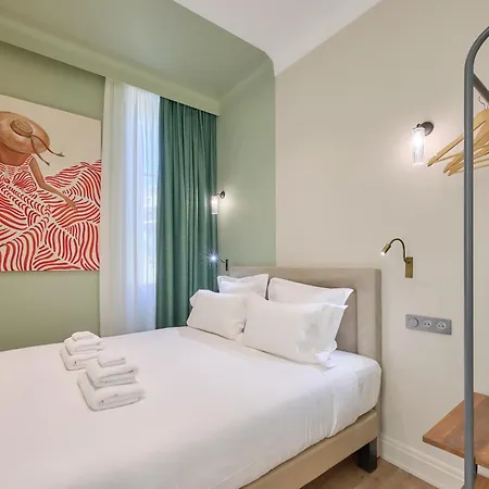 9 Alberti Centre 니스