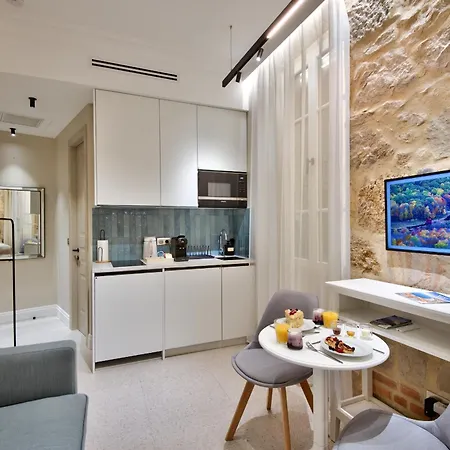 9 Alberti Centre * Nice